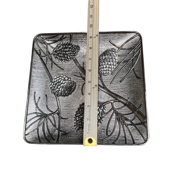 Godinger Silver Art Co. set of 2 Pinecone Wilderness Holiday trays - Picture 3 of 11